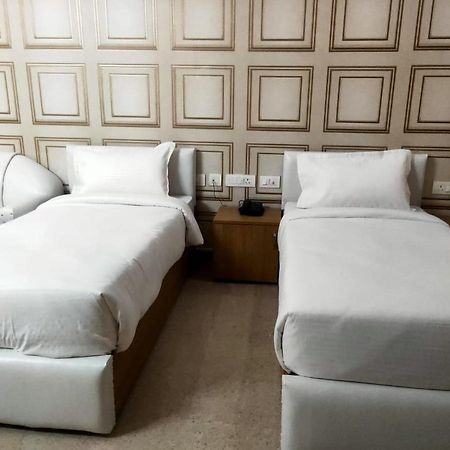 The Divine Residency Hotel Greater Noida Exterior photo