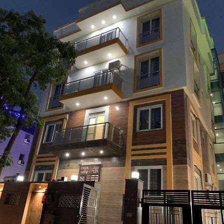 The Divine Residency Hotel Greater Noida Exterior photo