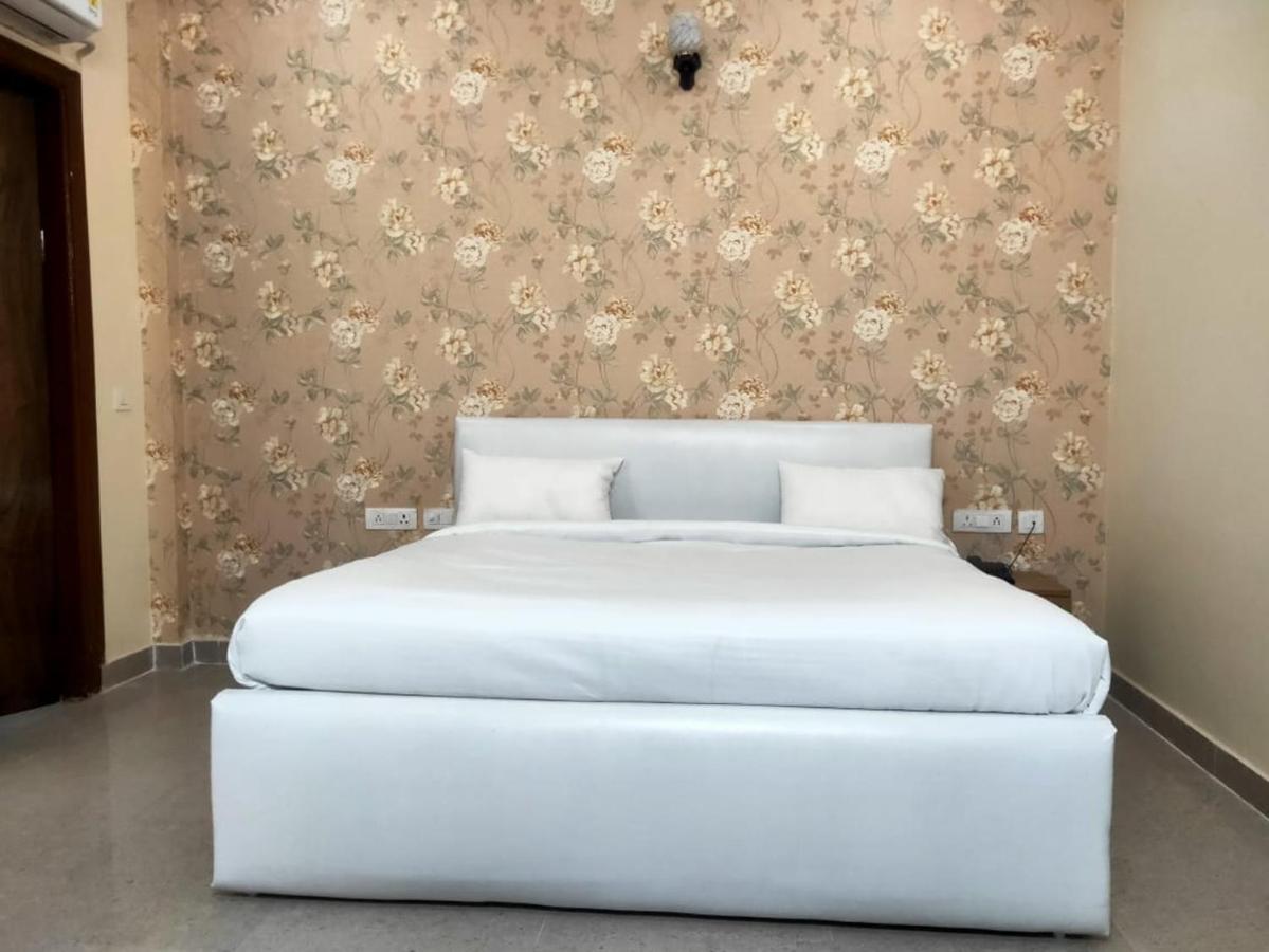 The Divine Residency Hotel Greater Noida Exterior photo